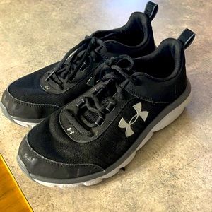 Boys Under Armor shoes! Gently Used!
